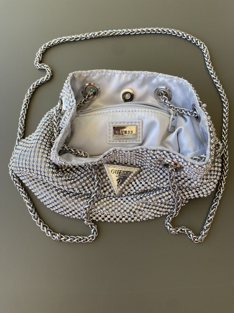Guess Sacs femmes: Guess - Sac à main argenté – Neuf (Voir description) à Genève par TheMattiBoutique 2