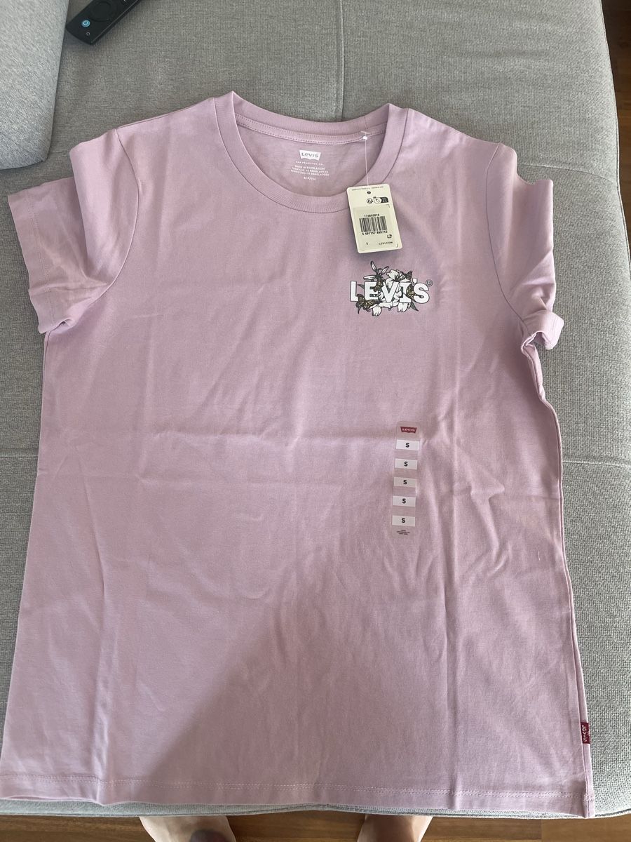 Levi's T-Shirts: Levi’s T shirt new!! – Neu (gemäss Beschreibung) aus Zürich von rob_l9n6