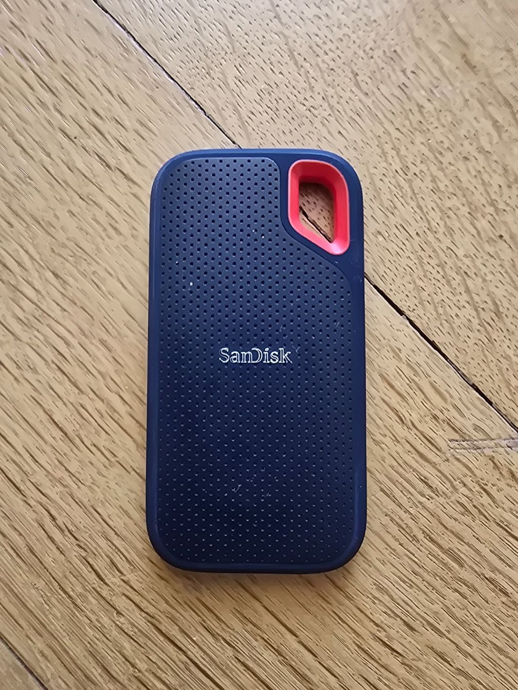 Sandisk Dischi rigidi: SanDisk Extreme Portable SSD 1TB – Usato da Bern venduto da rondal