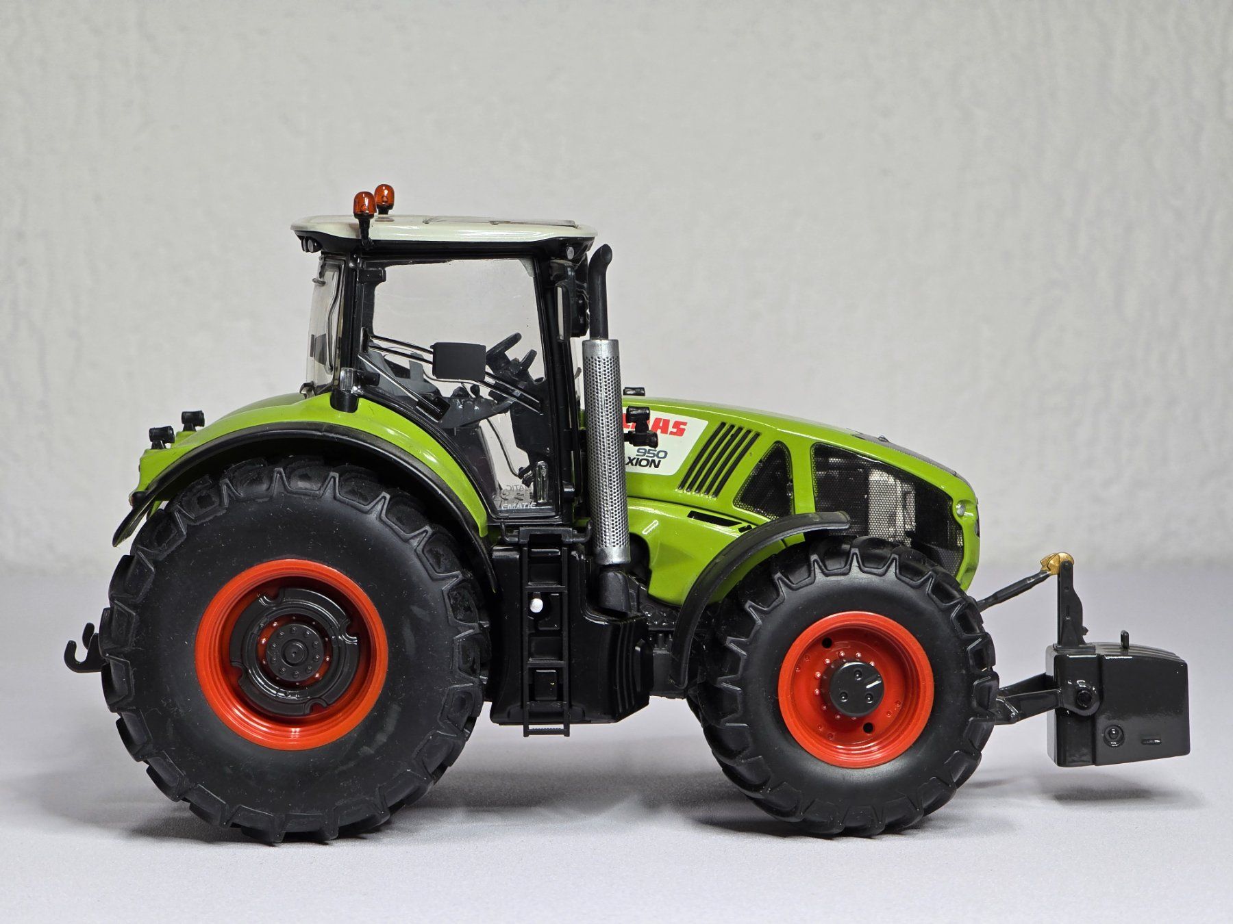 Wiking Modellbausätze & Standmodelle: Wiking, 077314, Claas 950 Axion, Vitrine – Neu (gemäss Beschreibung) aus Kloten von Nicola2 9