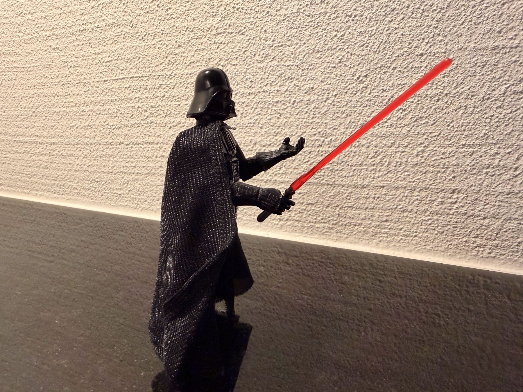 Star Wars Statuette: Hasbro Star Wars Darth Vader Actionfigur – Usato da Reinach BL venduto da Graphix 2