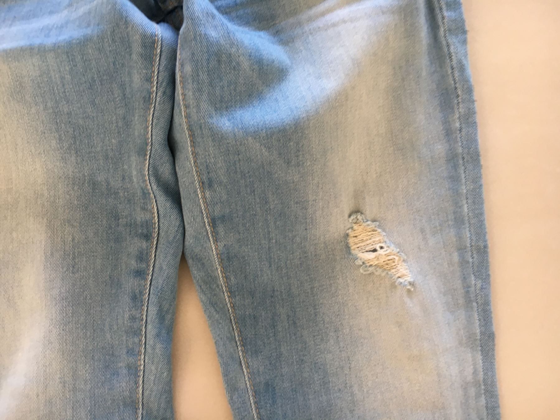 Guess Jeans: GUESS Skinny Slim Hose gr. 25, – Usato da Buchs-ZH venduto da rivella55 2