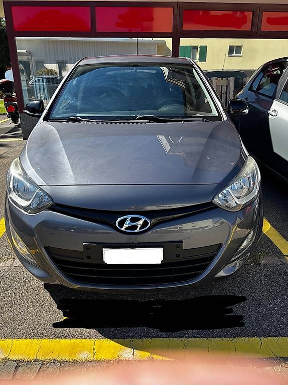 Hyundai Automobili: Hyunday i20 – Usato da Wallisellen venduto da Manuel0153