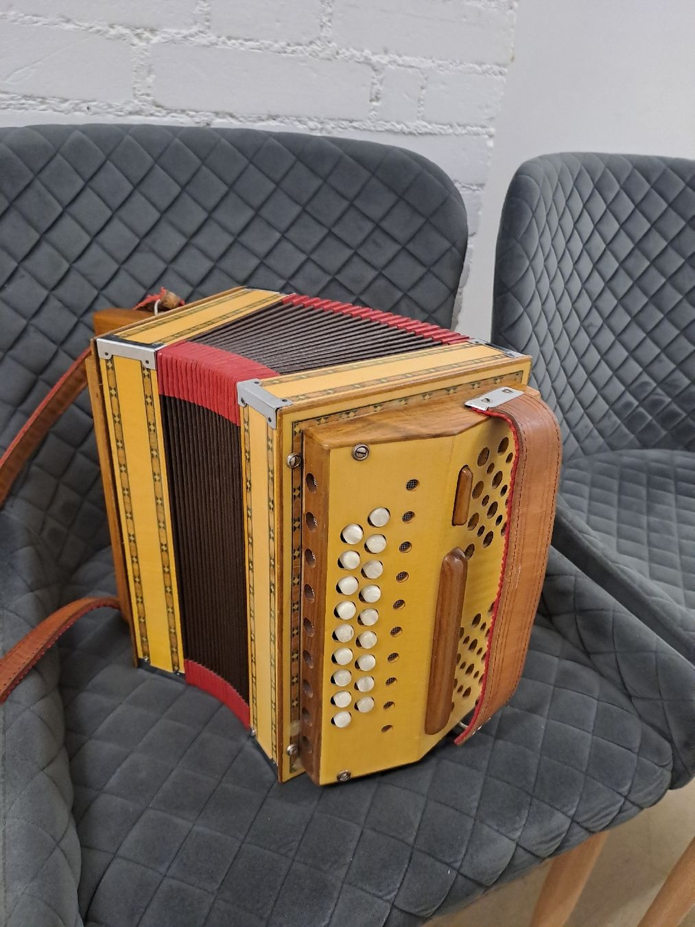 Strumenti musicali: schwyzerorgeli ton B – Usato da Villeneuve venduto da BibiVintage 3