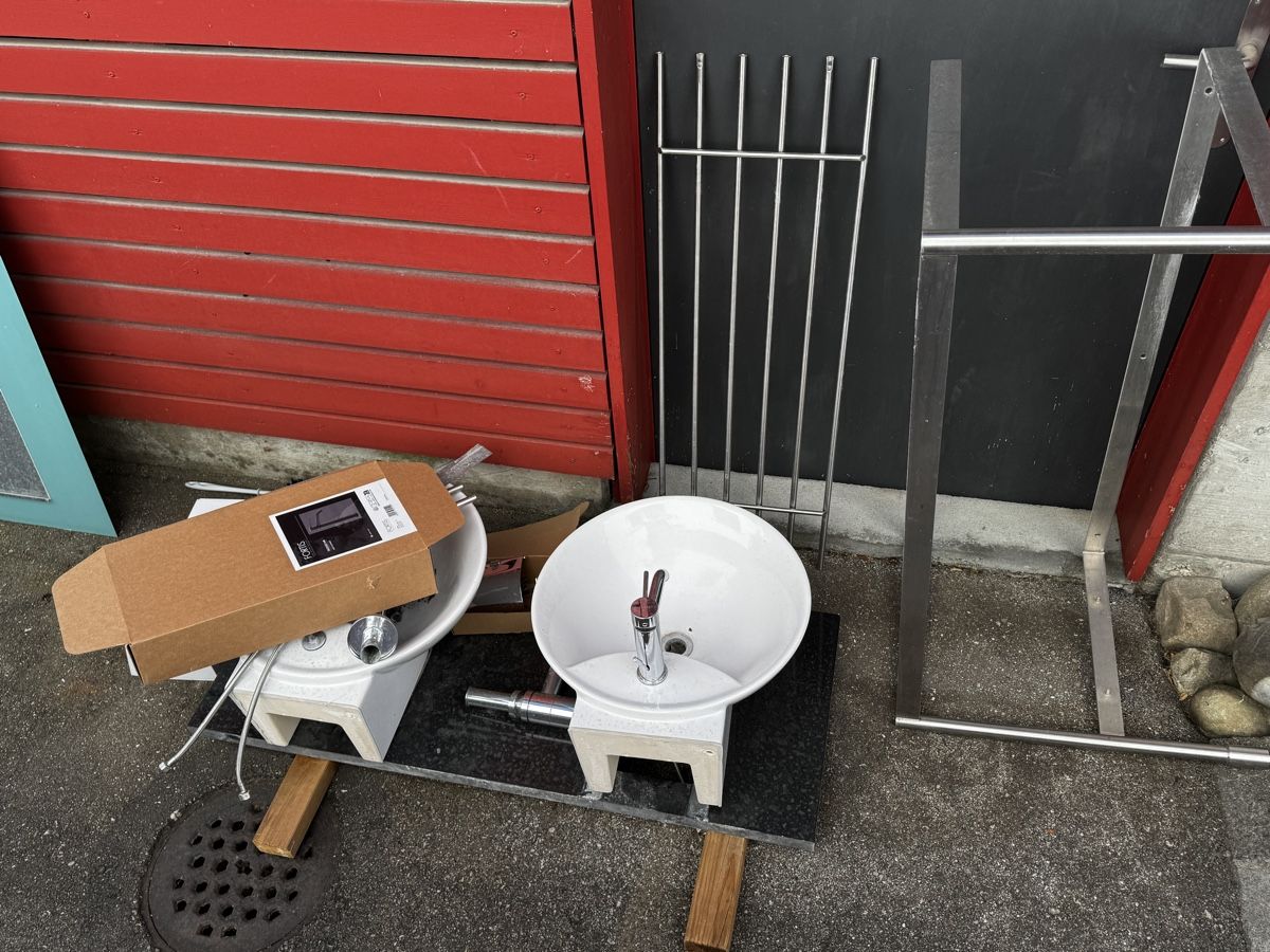Badezimmermöbel: Waschtisch – Gebraucht aus Willisau von lpperf94 1