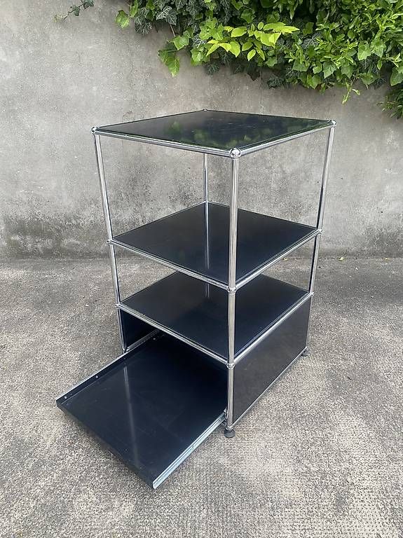 USM Scaffali: USM Beistelltisch / Regal Schwarz – Usato da Basel venduto da ssrover 1