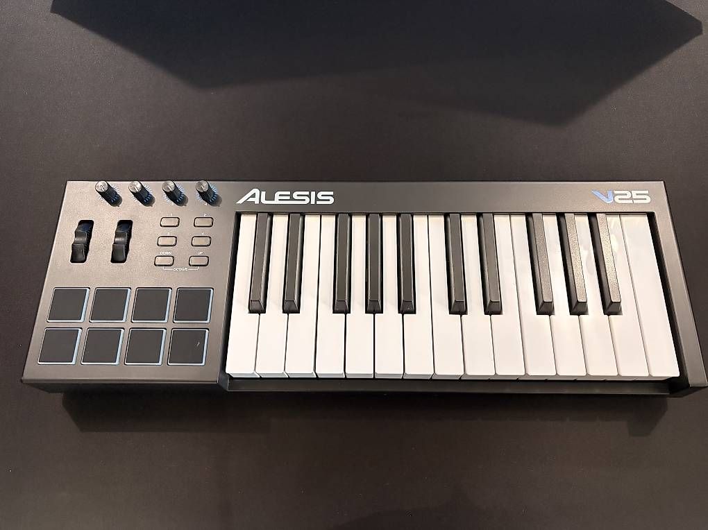 Instruments de musique: Alesis V25 MIDI-Keyboard – D'occasion à Stäfa par nic_k5nw 1