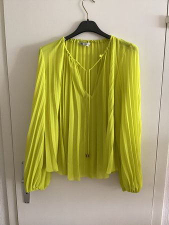 Modische Plissee-Bluse in leuchtendem Grün-Gelb, Gr. S - L
