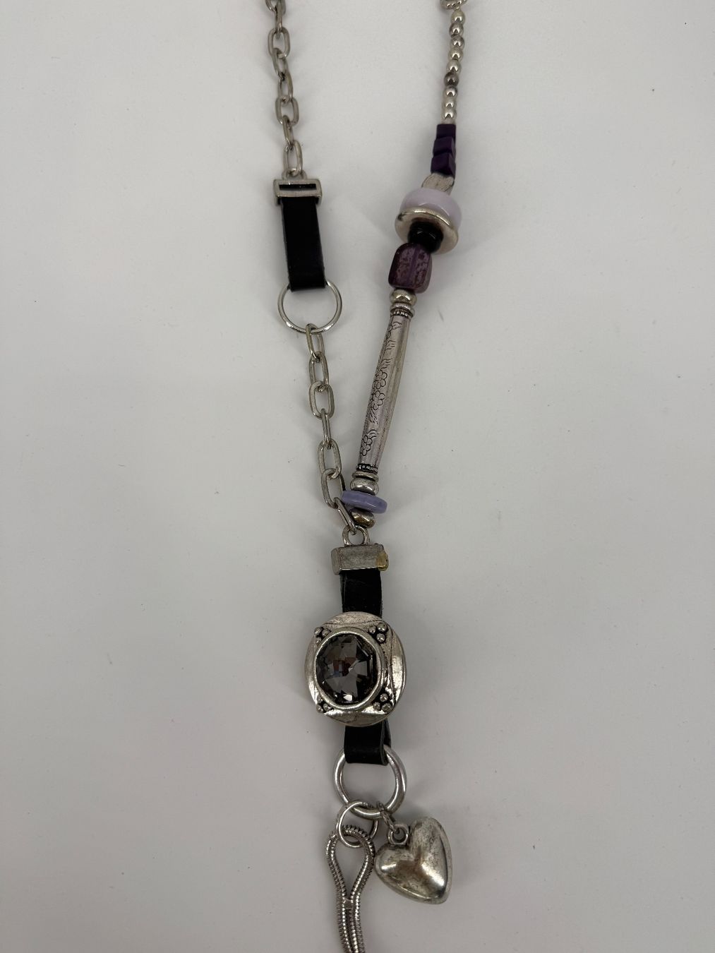 Catenine: Halskette mit Anhänger, Modeschmuck, silber/lila – Usato da Auenstein venduto da moin. 1