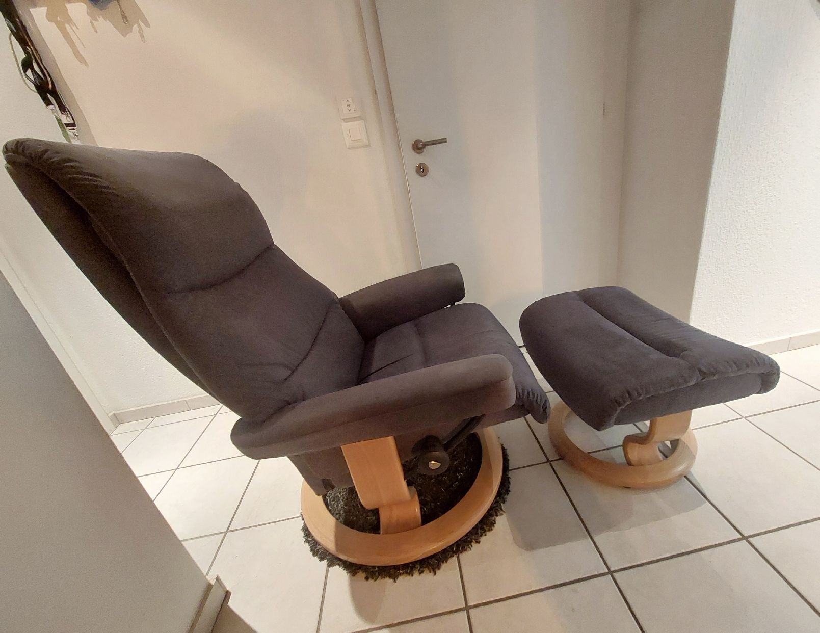 Stressless Poltrone: Relax-Sessel mit Hocker (Stressless) – Usato da Gurbrü venduto da Dickli78 1
