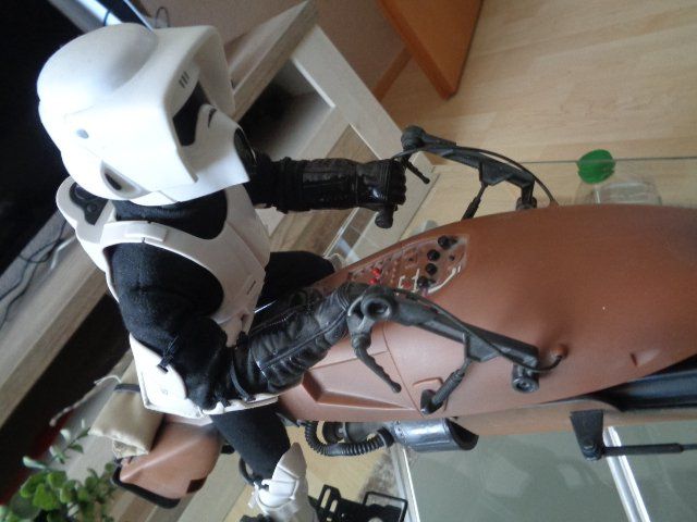 Star Wars Statuette: Star Wars Hasbro Scout mit Bike – Usato da sargans venduto da Angamar 1