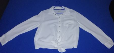 ONLY Damenbluse weiss Grösse L zum Knoten neuwertig