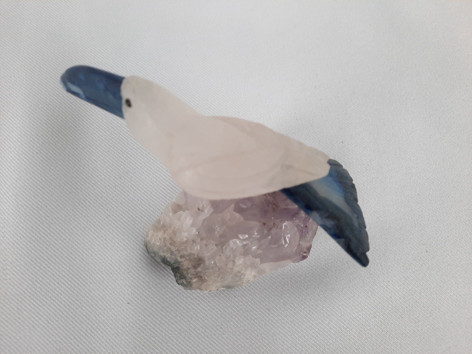Mineralien & Heilsteine: Tukan & Eule aus Edelstein auf Amethyst – Gebraucht aus Beinwil am See von Restwert_Beinwil 2