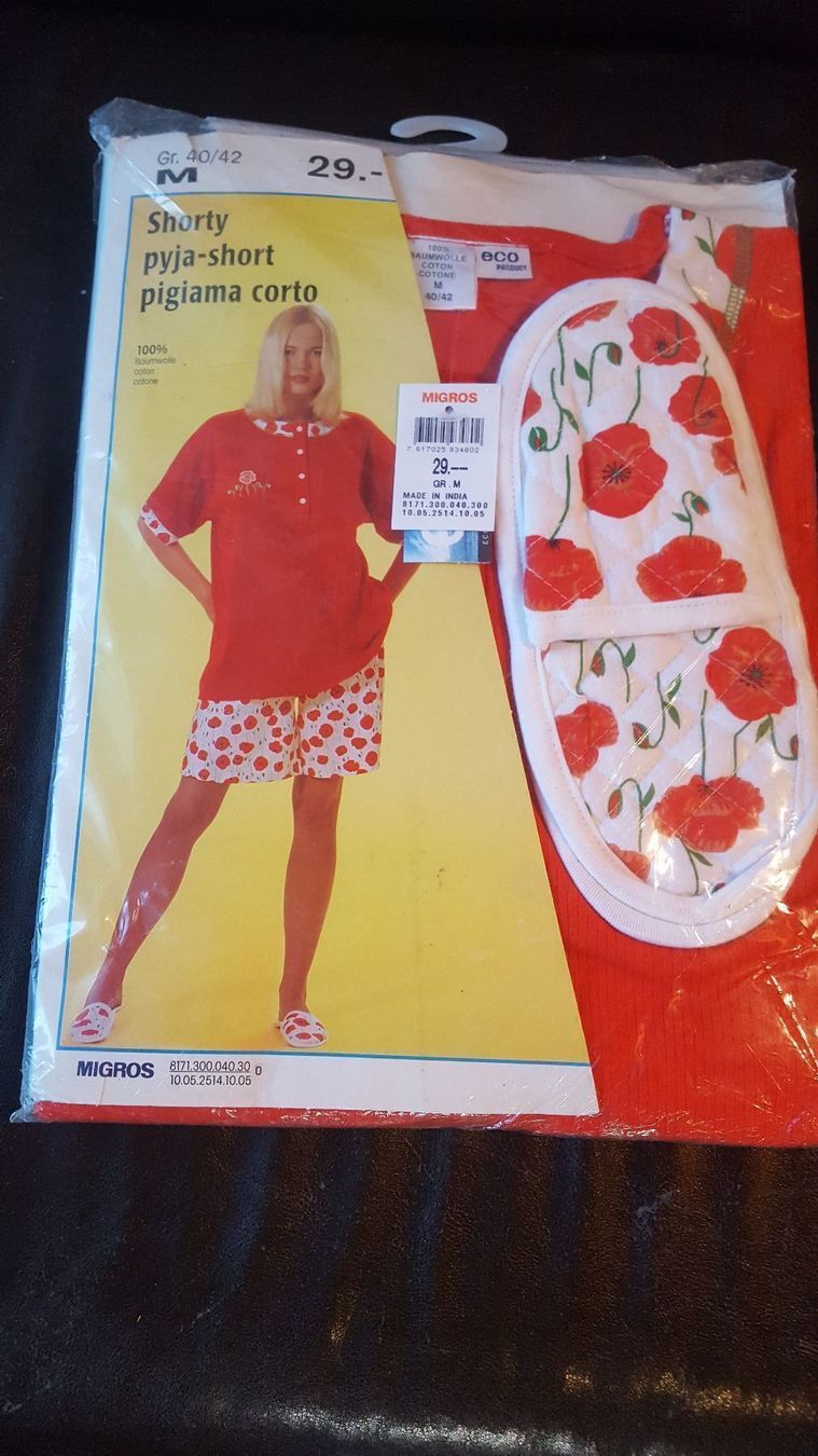 Negligees & Pigiami: Kurzer Pyjama grösse M (40/42) NEU! – Nuovo e nell'imballaggio originale da Remetschwil venduto da Privatflohmi