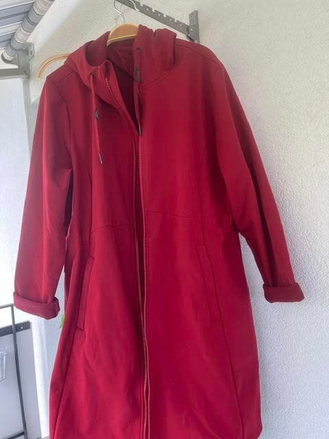 Tchibo Cappotti: Damen Softshellmantel, dunkelrot, XXL – Usato da Winterthur venduto da amozart
