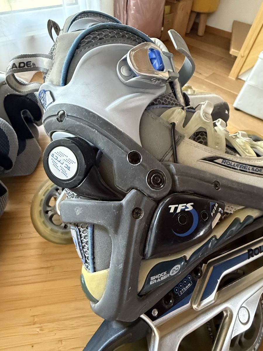 Altri accessori: Top Rollerblade Aero 10 Inline Skates Gr. 37 + Protektoren S – Usato da Zürich venduto da Elena_8 1
