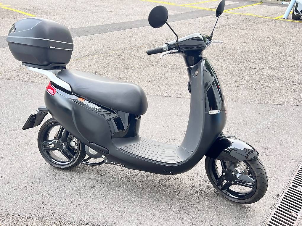 Autres: Etrix E1S Elektroroller. Top Zustand mit Zubehör – D'occasion à Rotkreuz par Sunnebaer 1