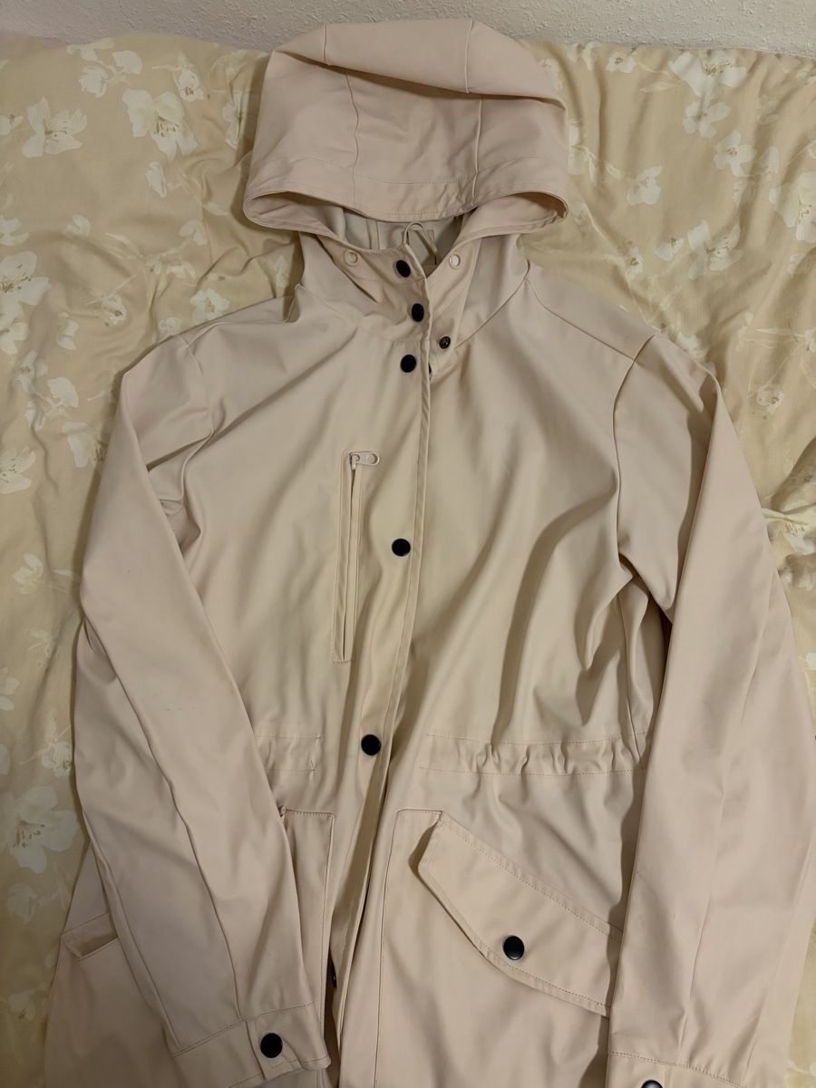 Zebra Manteaux: Zebra light pink hooded raincoat  – D'occasion à Chambésy par tiffwears7