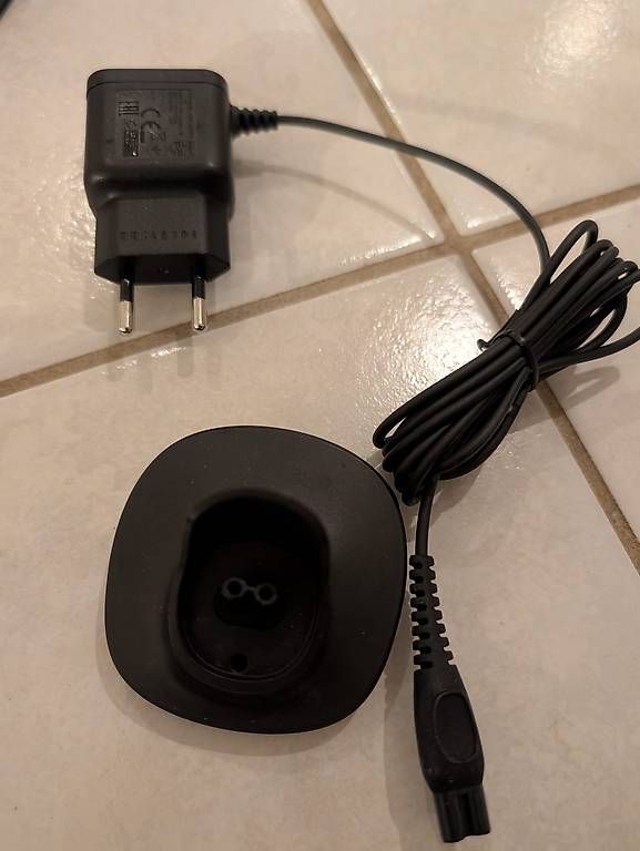 Docking station: Station de charge compatible Philips rasoir shaver trimmer – Nuovo (secondo la descrizione) da Sonceboz-Sombeval venduto da michael.l 2