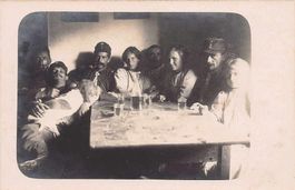Familienbild am Esstisch, Sappeure, um 1914-15