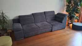 Grosses graues Ecksofa / Bettsofa