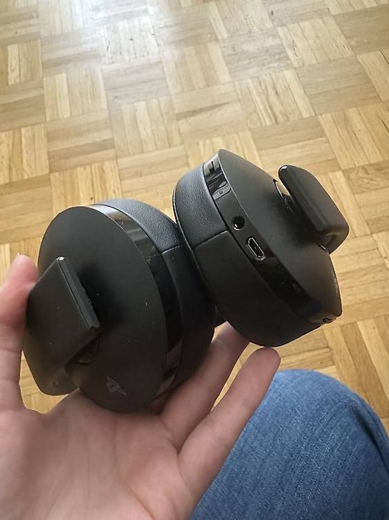Kopfhörer: Sony PS4 Wireless Headset  – Gebraucht aus Basel von Aleks_1 2