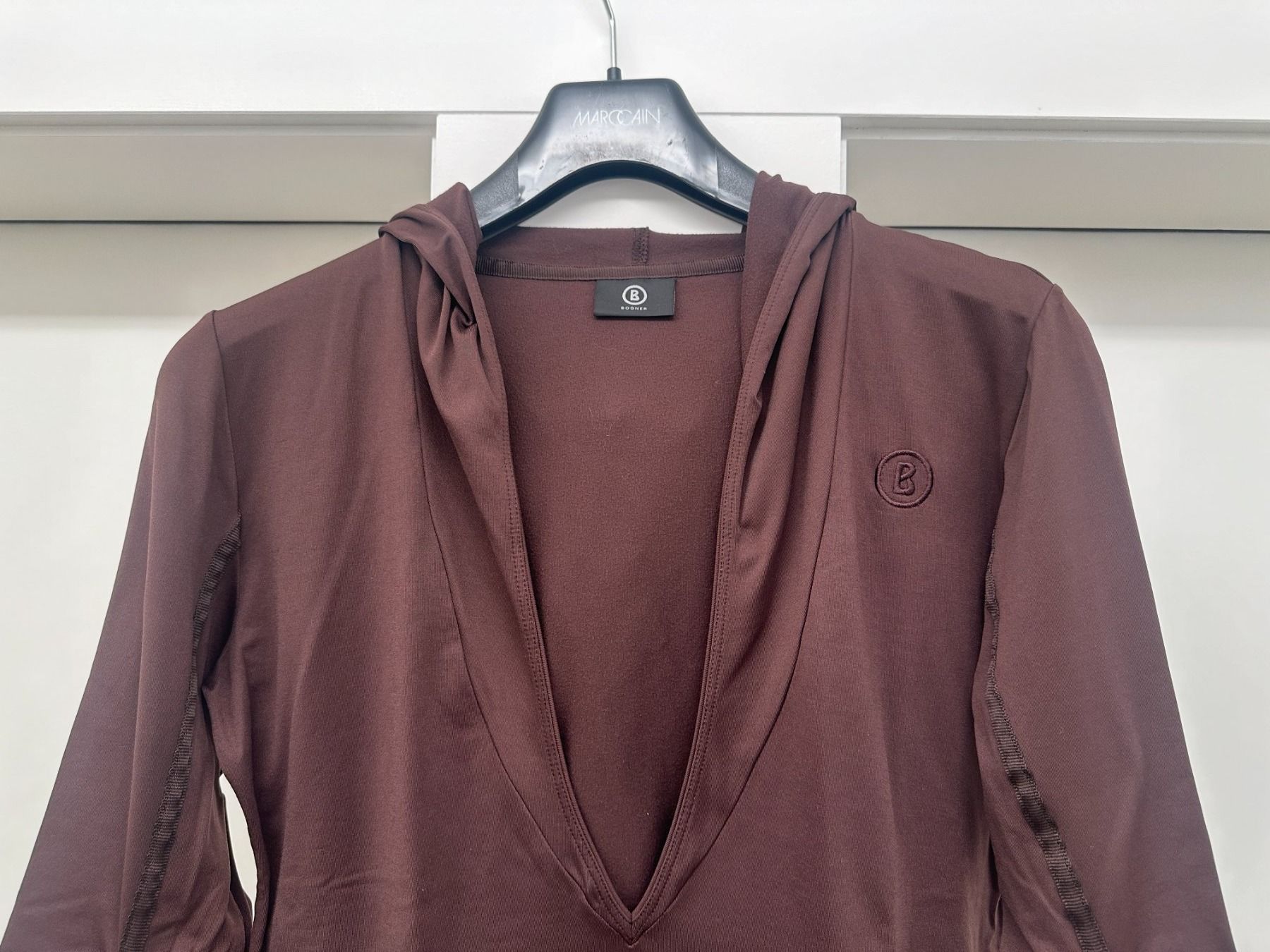 Bogner Maglioni & Felpe: Pullover mit Kaputze von Bogner (40) neuwertig – Usato da Urdorf venduto da Erika666 1