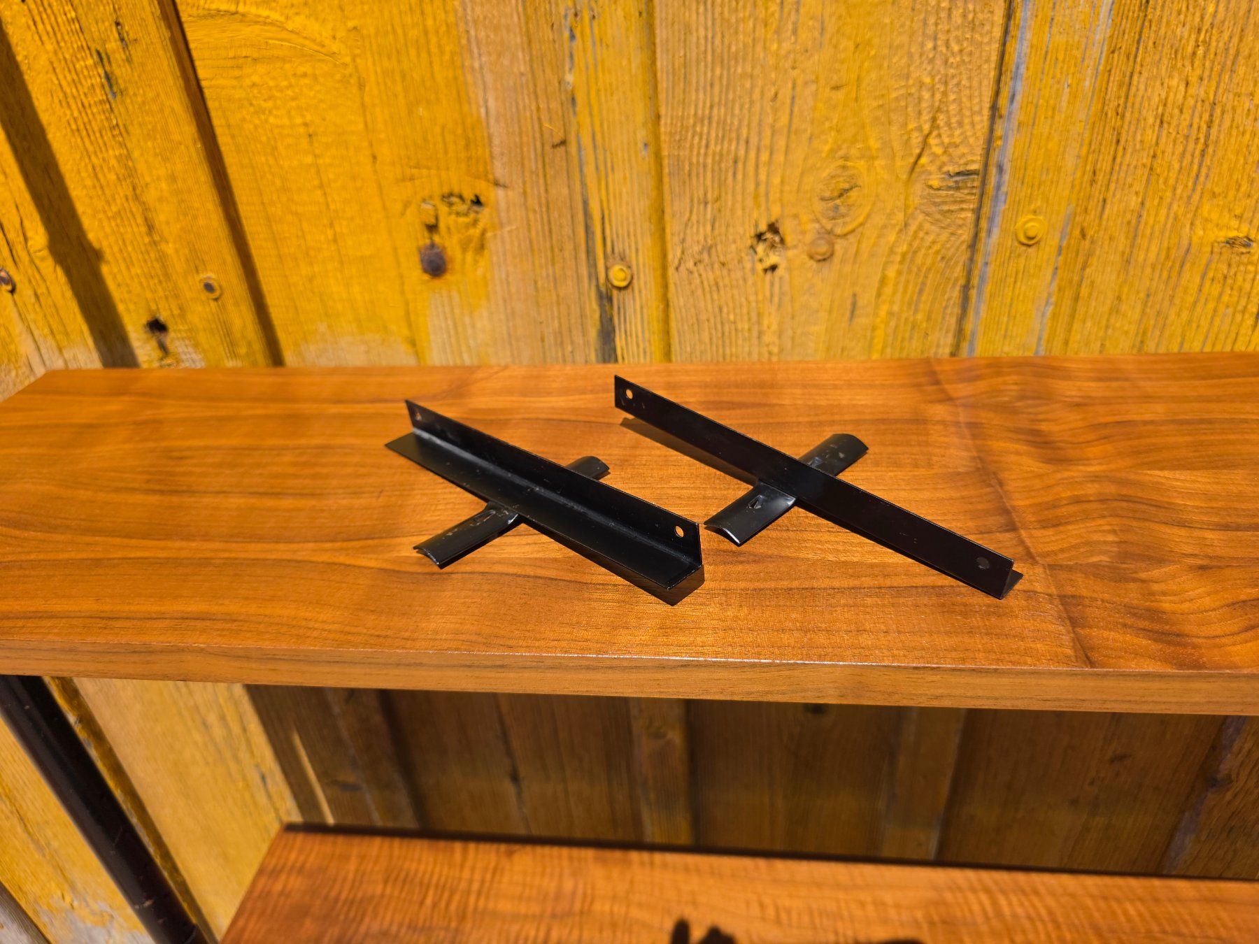 Scaffali: Mid Century  Teleskopregal  Nussbaum – Usato da Haslen AI venduto da Vintagelix 6