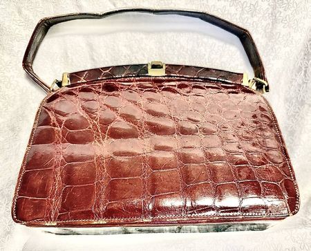 Französische Damenhandtasche Krokoleder  vergold. Besch.