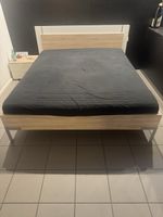 Bettgestell mit Lattenrost und Matraze 160x200cm
