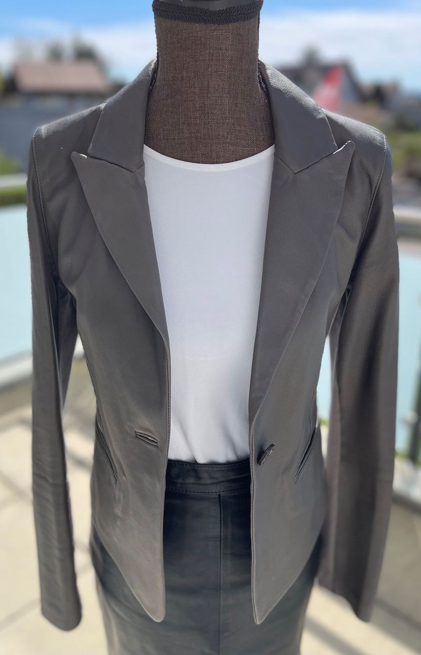 Pinko Giacche: PINKO Wunderschöne Sakko / Blazer – Usato da Winkel venduto da KaschmirArt 4