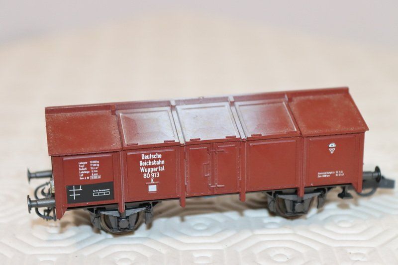 Roco Modellini di ferrovie: 2 Roco Güterwagen ( 697 ) – Usato da Kerzers venduto da Winu64 2