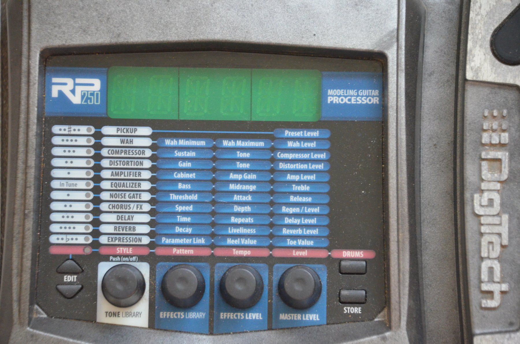Strumenti musicali: DigiTech Guitar Multi-Effects Pedal – Usato da Collonges venduto da arashee 2