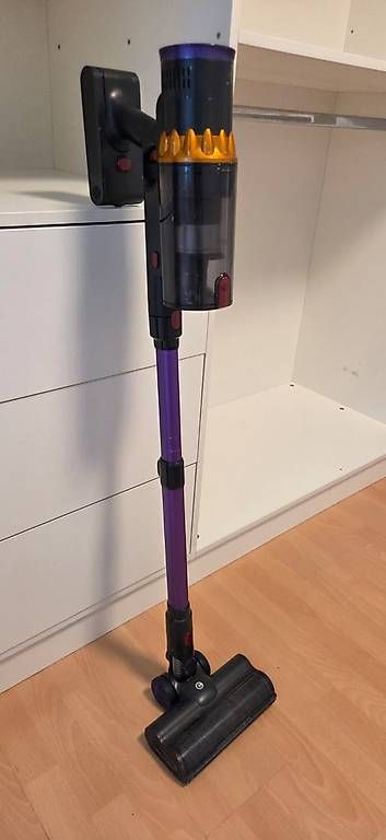 Aspirapolveri & Accessori: V18 Staubsauger DC 29.6V – Usato da Rotkreuz venduto da ta_ti75