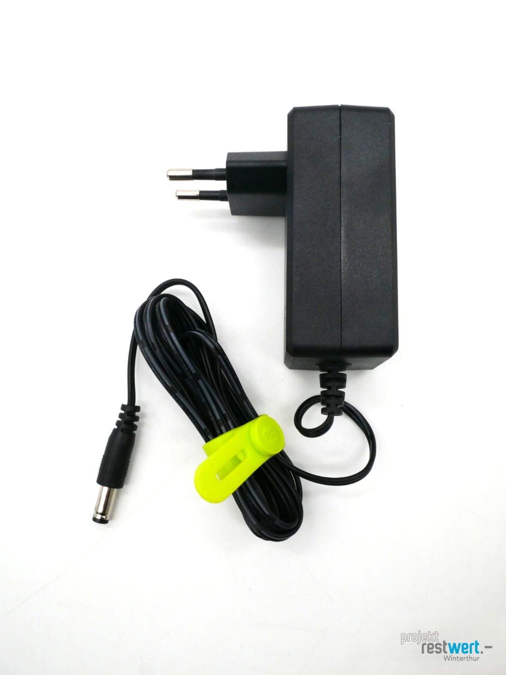 Unità & Adattatore: GOOBAY Universal-Netzteil 3V-12V, 64568 – Nuovo (secondo la descrizione) da Winterthur venduto da Restwert_Winterthur 1
