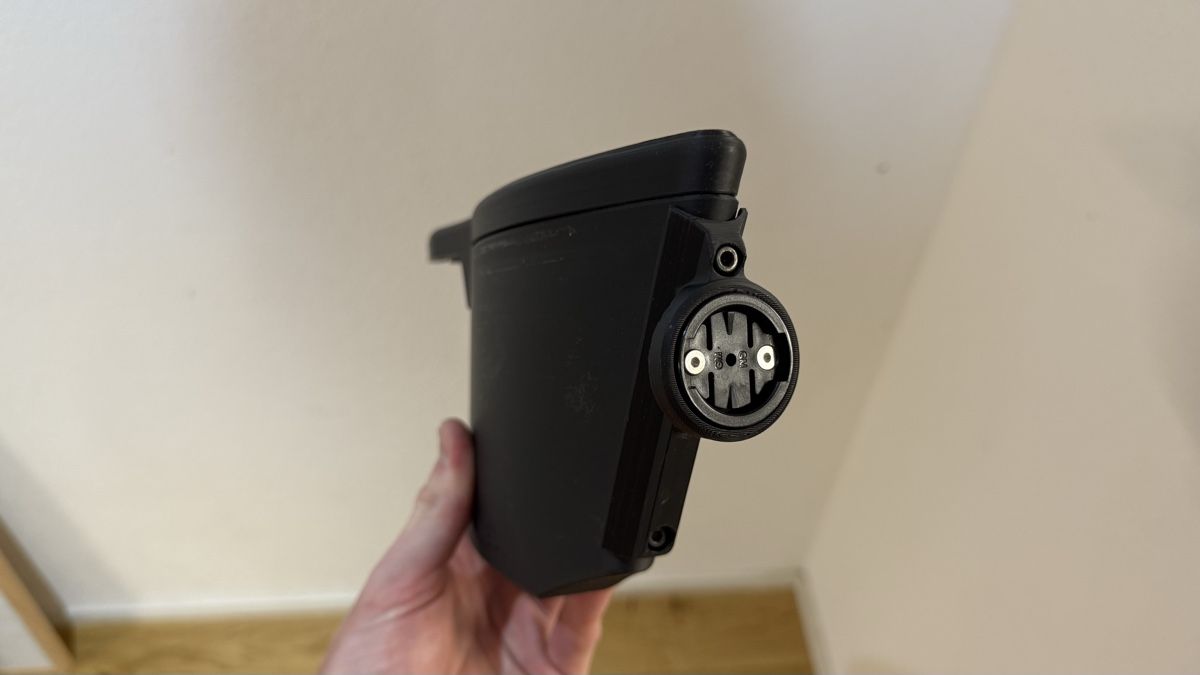 Pièces détachées: 4Frames Canyon Speedmax AeroRear box with garmin mount – D'occasion à Langnau am Albis par sergir 1