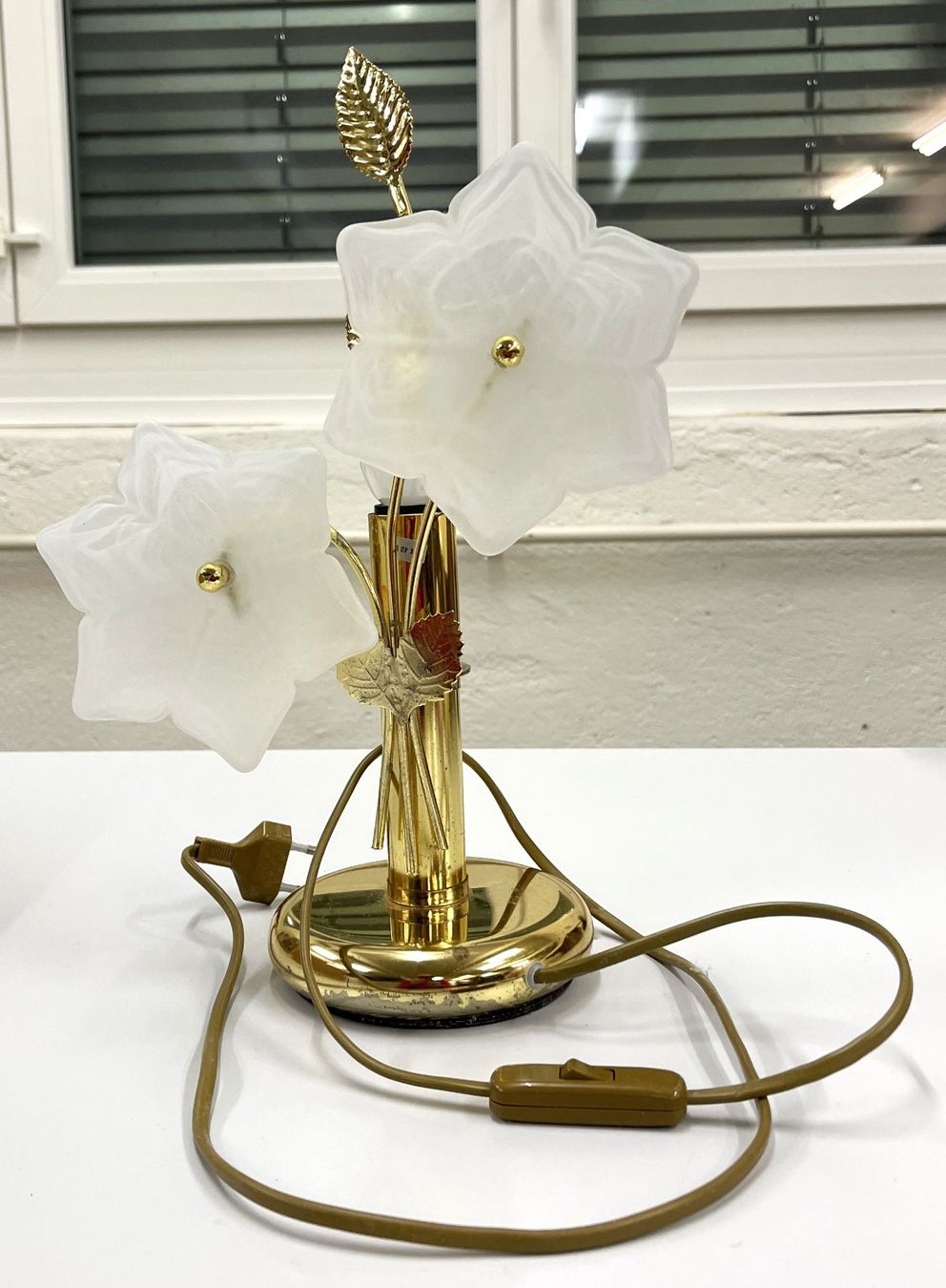 Lampade: Blumige Tischleuchte Stella - H 34cm – Usato da Oftringen venduto da Vucki
