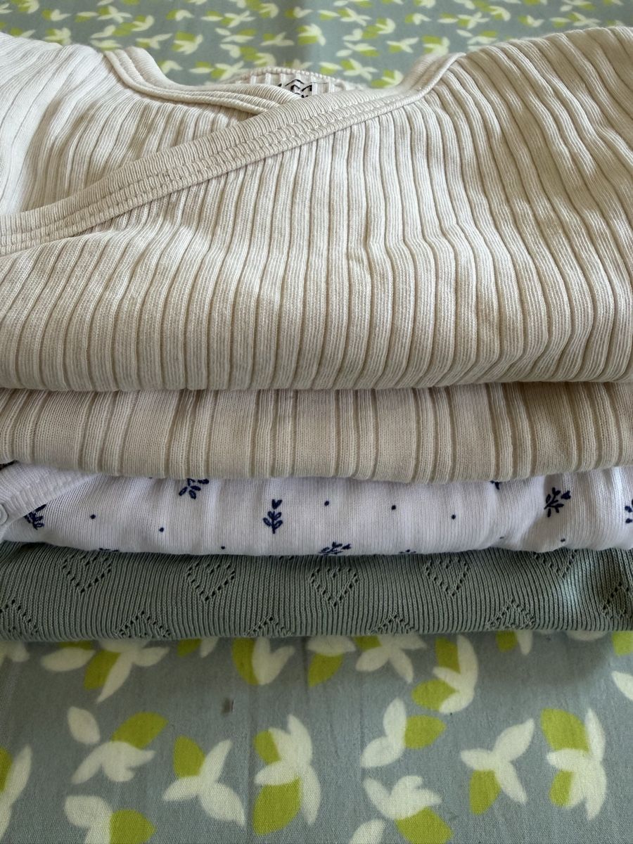 Lotti & Set di vestiti: Lot bodies 1 mois – Usato da Buttes venduto da eme_d9bw 4