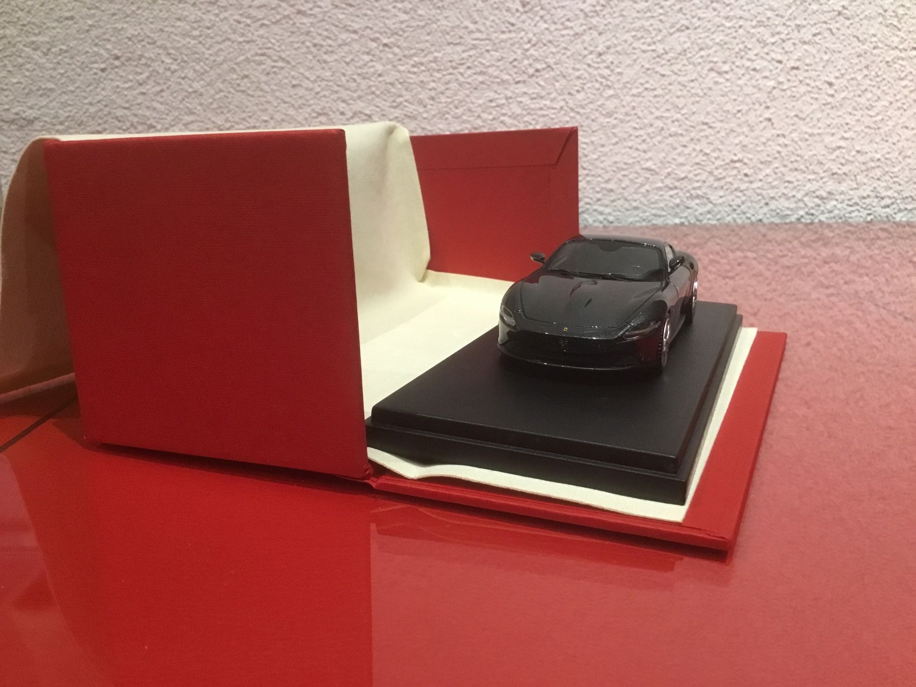 Ferrari Modellini d'auto: Ferrari Roma / Anthrazit / 1:43 – Nuovo (secondo la descrizione) da Brig venduto da Sonne11 3