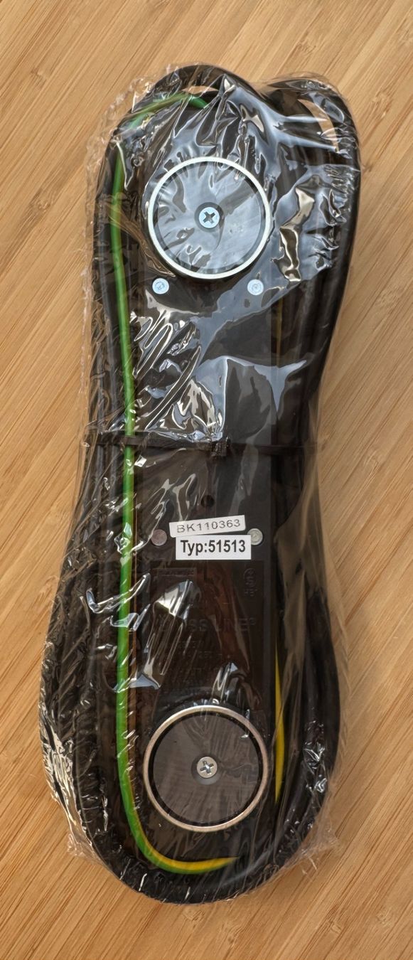Stecker: Steckdosenleiste, 7 Steckplätze, Magnetisch – Neu und originalverpackt aus Winterthur von YaV 1