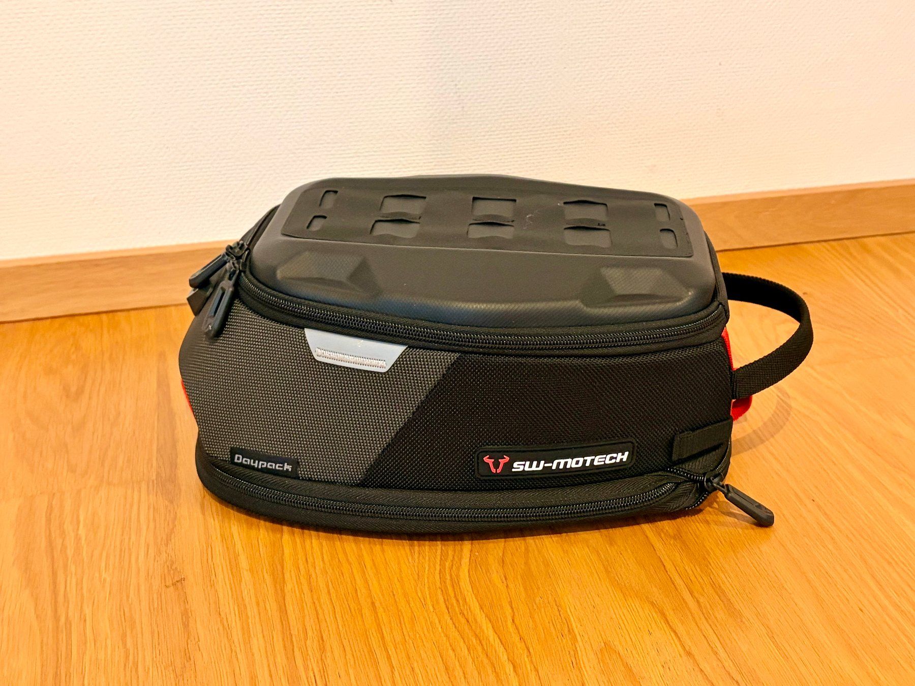 SW-Motech Zaini: SW-MOTECH Tankrucksack Quick-Lock PRO Daypack 5-8 Liter – Usato da Lufingen venduto da th__m8k2