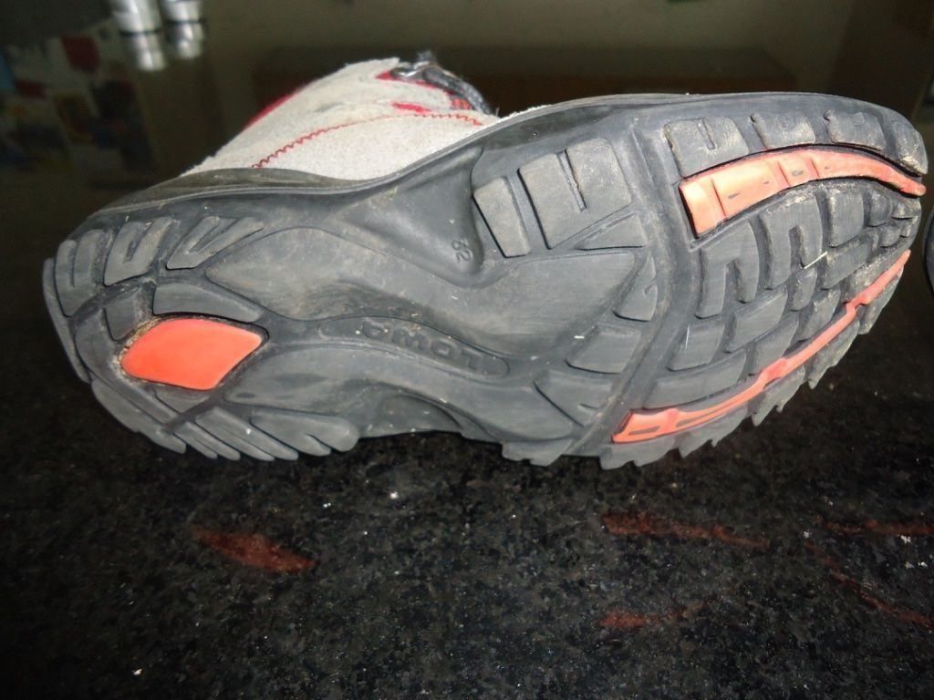 Lowa Scarpe da uomo: Lowa Core Tex Wanderschuhe in Grösse 32 – Usato da Wohlen AG venduto da Michi761 4