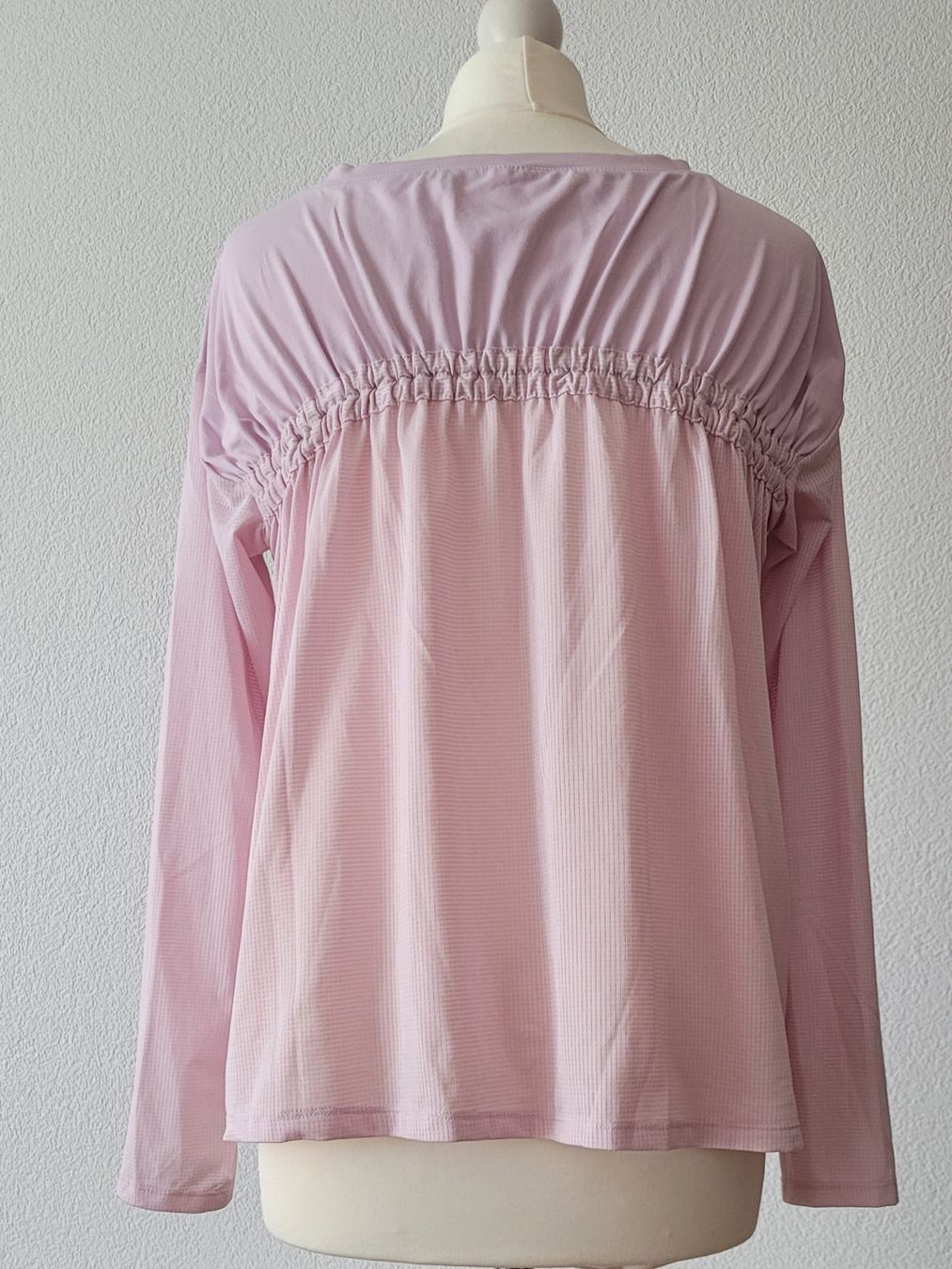 Tops: Raffiniertes Funktionsshirt – Neuf (Voir description) à Herisau par Yyyoga 4