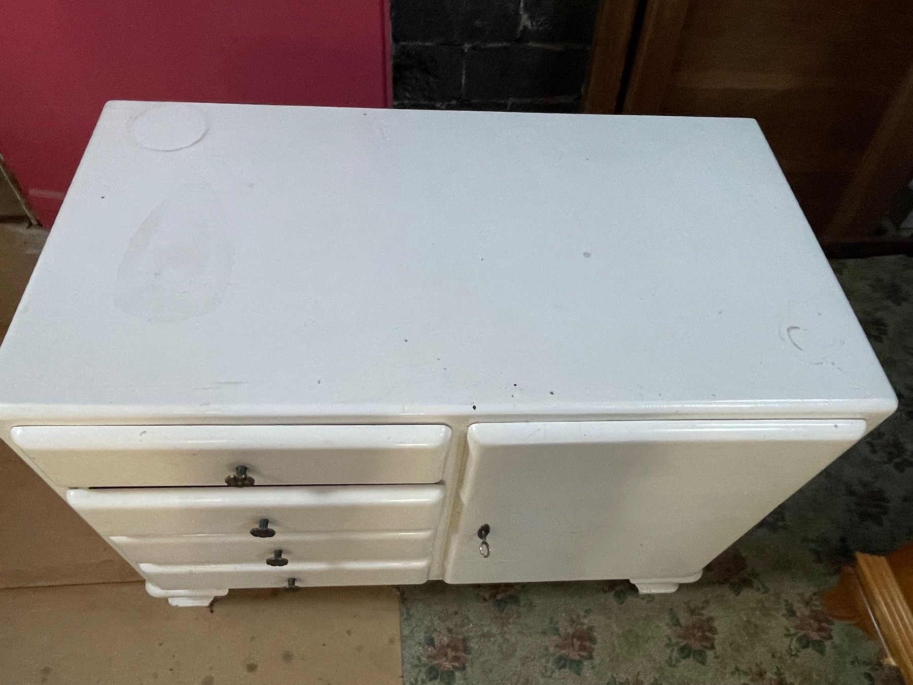 Cassettiere: Commode vintage avec tiroirs et porte – Usato da Granges-Marnand venduto da val_2b5z 1