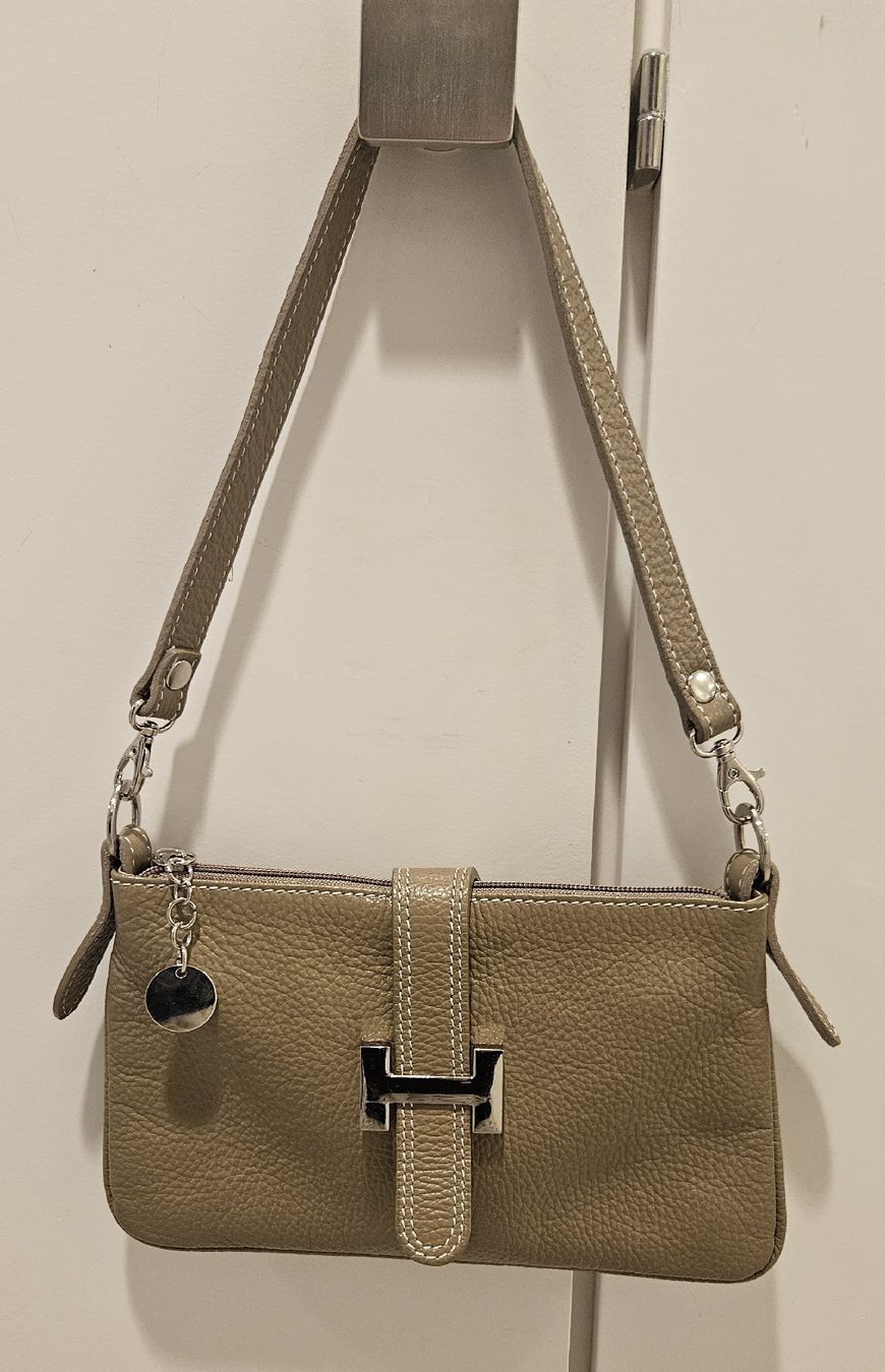 Borse da donna: Handtasche beige mit H-Verschluss gebraucht – Usato da Bünzen venduto da Milly32 1