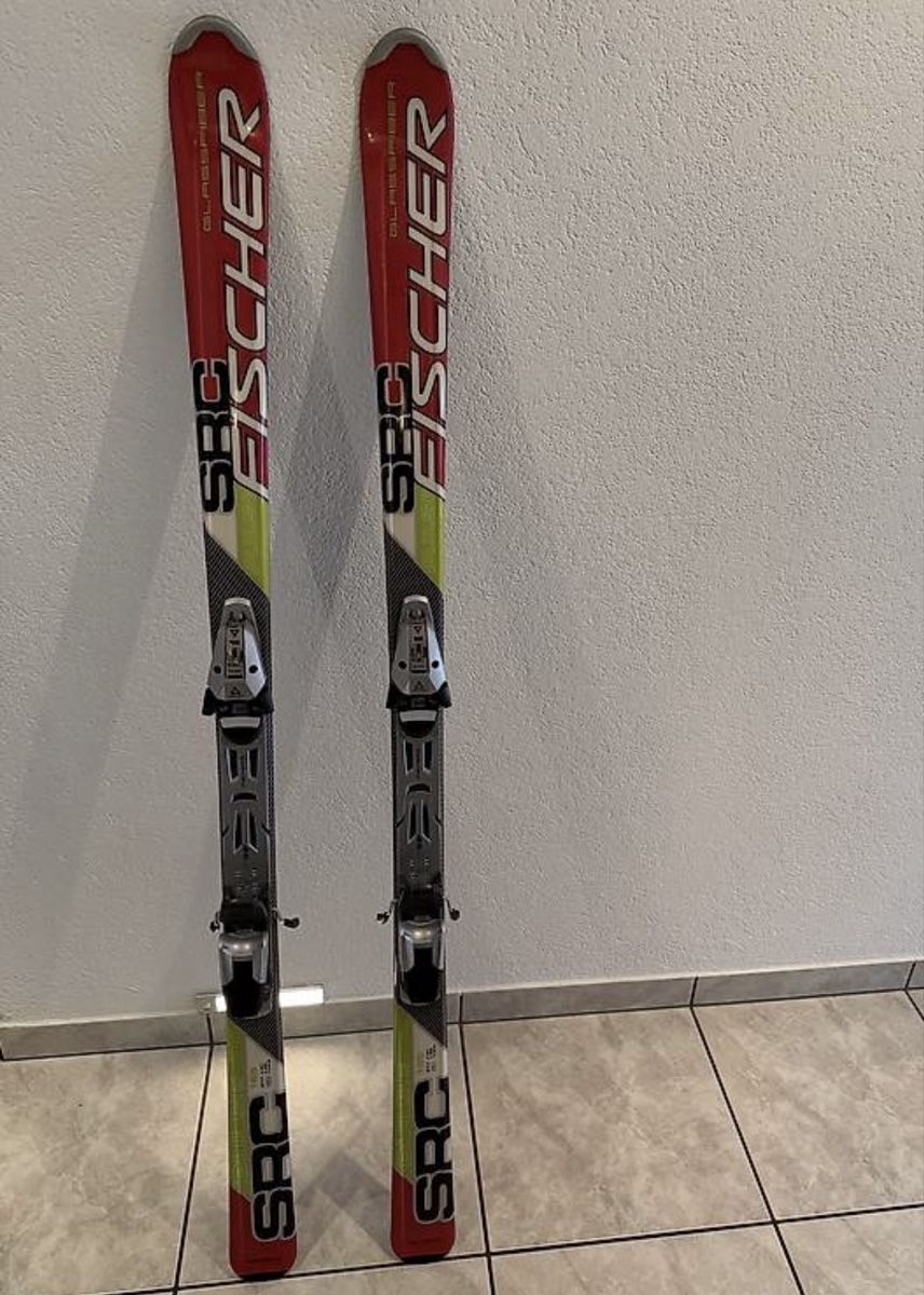Fischer Skis: Fischer SRC Ski – D'occasion à Tennwil par Zaylaaa
