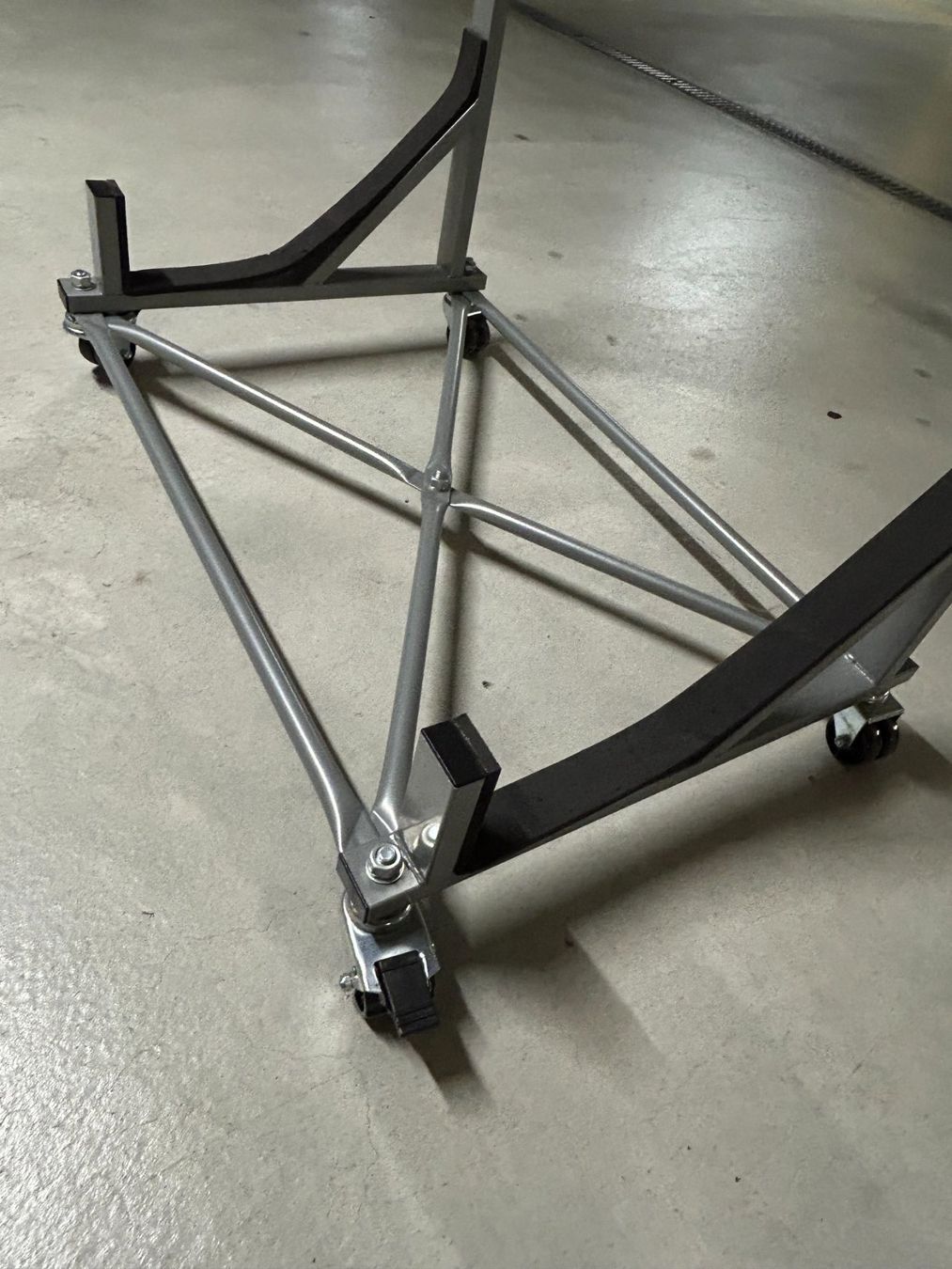 Valises & Sacs: Stabiler Universal Hardtopständer rollbar mit Bremse – D'occasion à Rüschlikon par Virage6 1