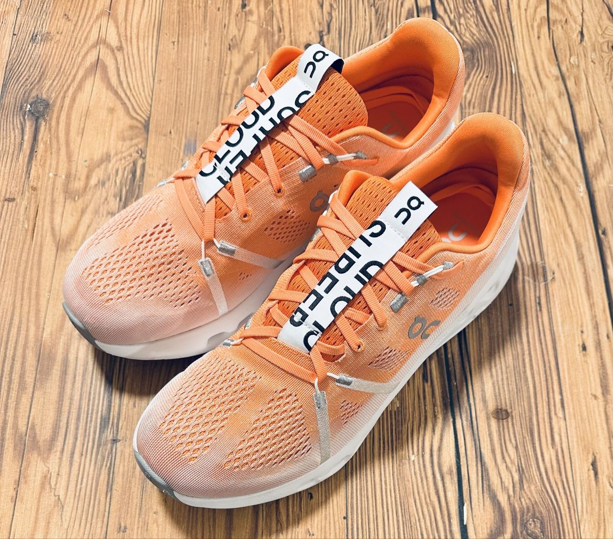 On Scarpe da uomo: On Cloudsurfer Gr. 46, orange, neu! – Nuovo (secondo la descrizione) da Scuol venduto da ricos81 2