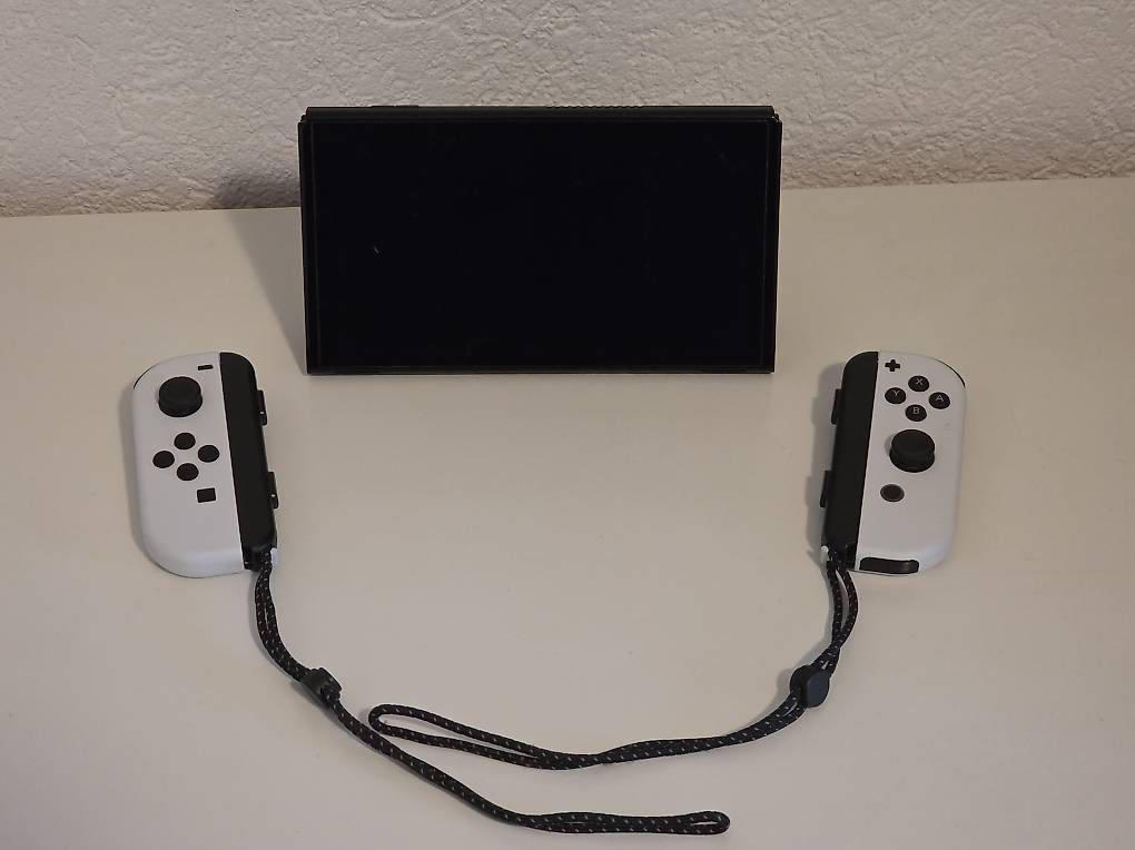 Konsolen: Nintendo Switch OLED – Gebraucht aus Fischbach-Göslikon von jor_lqp6 1