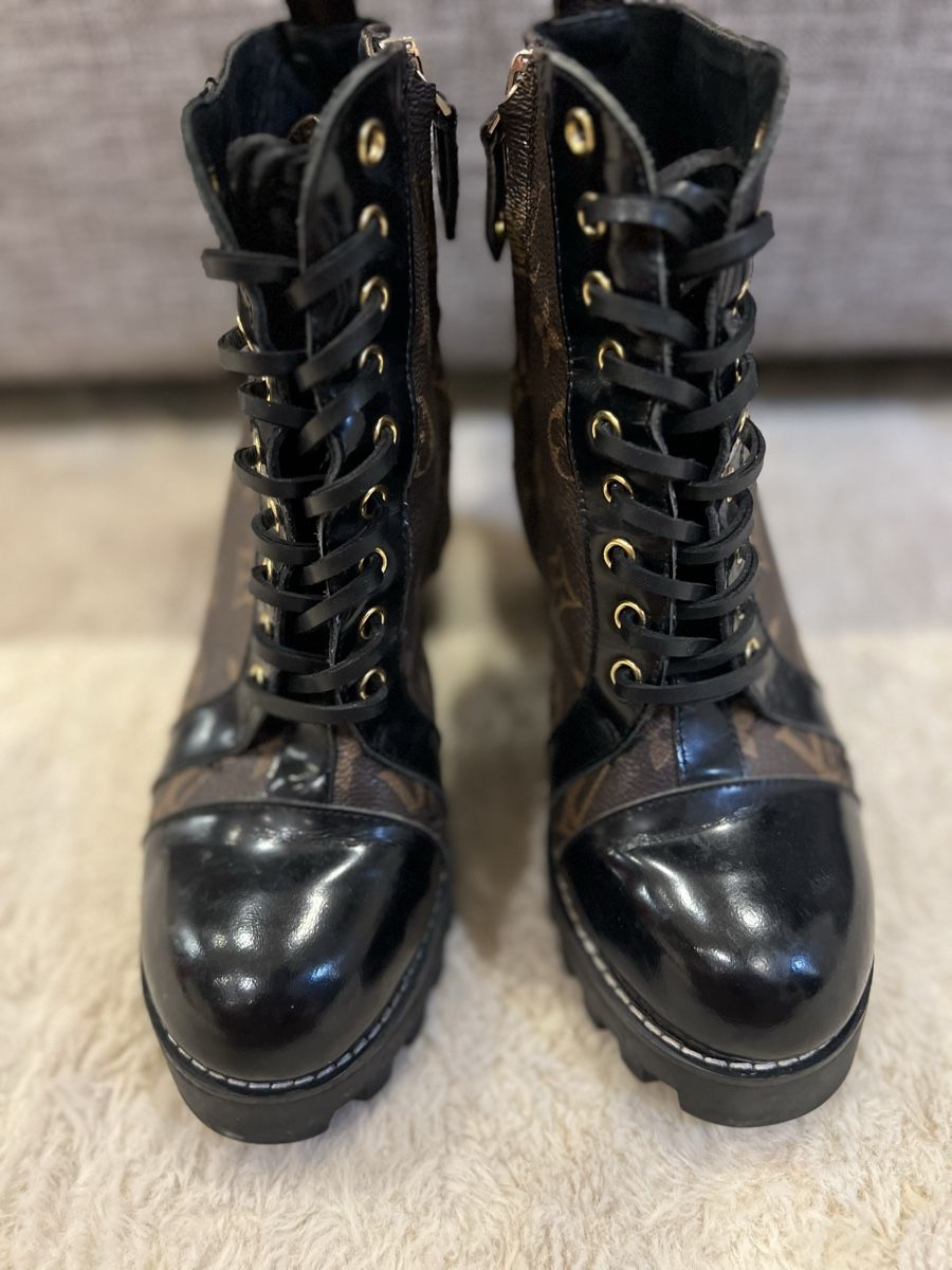 Louis Vuitton Chaussures femmes: Louis Vuitton Boots – D'occasion à Herrliberg par yul_5xvl 1